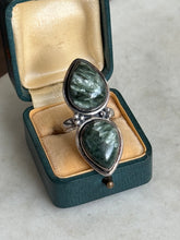Load image into Gallery viewer, Seraphinite Sterling Silver Ring Size 6
