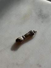 Load image into Gallery viewer, Vintage 833 Silver Mano Figa
