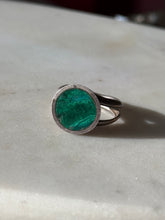 Load image into Gallery viewer, Vintage Circle Malachite Sterling Ring Size 8
