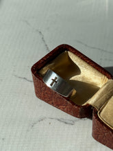 Load image into Gallery viewer, James Avery Sterling Silver Cross Ring Size 10
