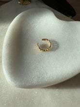 Load image into Gallery viewer, Vintage Heart 14k Yellow Gold Toe Ring
