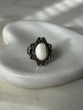 Load image into Gallery viewer, Mother of Pearl Sterling Ring Size 7
