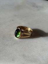 Load image into Gallery viewer, Vintage Peridot Solid 14k Yellow Gold Ring Size 8.25
