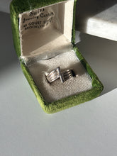Load image into Gallery viewer, Vintage Sterling Silver Ring Size 6.5
