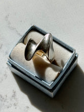 Load image into Gallery viewer, Vintage Solid Sterling Silver Ring Size 6
