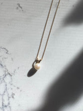 Load image into Gallery viewer, Pearl 10k Gold Dainty Necklace
