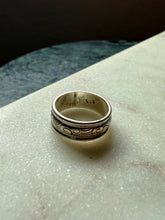 Load image into Gallery viewer, Vintage Engraved Sterling Silver Solid Band Size 7
