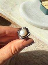 Load image into Gallery viewer, Vintage Sterling Silver Pearl Ring Size 4.5
