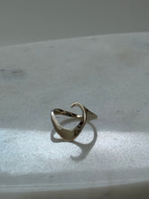 Load image into Gallery viewer, Vintage Sterling Wave Ring Size 7.25
