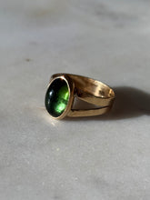 Load image into Gallery viewer, Vintage Peridot Solid 14k Yellow Gold Ring Size 8.25
