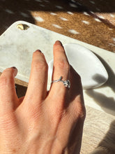 Load image into Gallery viewer, Vintage Sterling Silver Cat Ring Size 6.75
