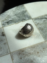 Load image into Gallery viewer, Vintage Siam Sterling Silver Etched Dome Ring Size 7
