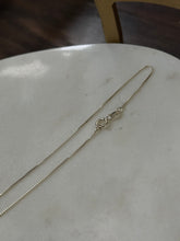 Load image into Gallery viewer, Vintage Sterling Silver Necklace 18”
