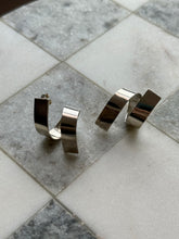 Load image into Gallery viewer, Modernist Vintage Swirl Sterling Silver Earrings
