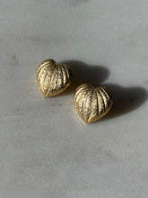 Load image into Gallery viewer, Vintage 14k Yellow Gold Heart Push Back Earrings
