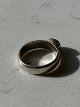 Load image into Gallery viewer, Vintage Peridot Sterling Silver Ring Size 7
