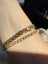 Load image into Gallery viewer, Vintage 14k Yellow Gold Bracelet 6.75”
