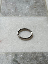 Load image into Gallery viewer, Sterling Silver Midi Ring Size 3
