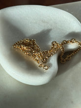 Load image into Gallery viewer, Vintage 18k Gold Filled Chain 15.5”
