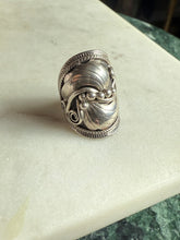 Load image into Gallery viewer, Vintage Sterling Silver Ring Size 7

