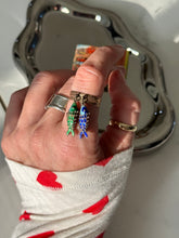 Load image into Gallery viewer, Vintage Enamel Fish 10k Gold Ring Size 8.25
