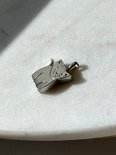 Load image into Gallery viewer, Vintage Solid Sterling Silver Cat Keepsake Pendant
