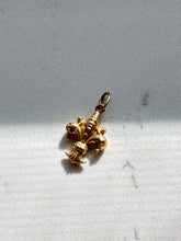 Load image into Gallery viewer, Fleur De Lis 18k Yellow Gold Vintage Charm
