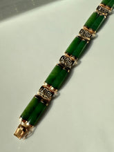 Load image into Gallery viewer, Vintage Green Jade &amp; 14k Yellow Gold Bracelet 7”
