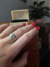 Load image into Gallery viewer, Vintage Sterling Silver Cigar Band Ring
