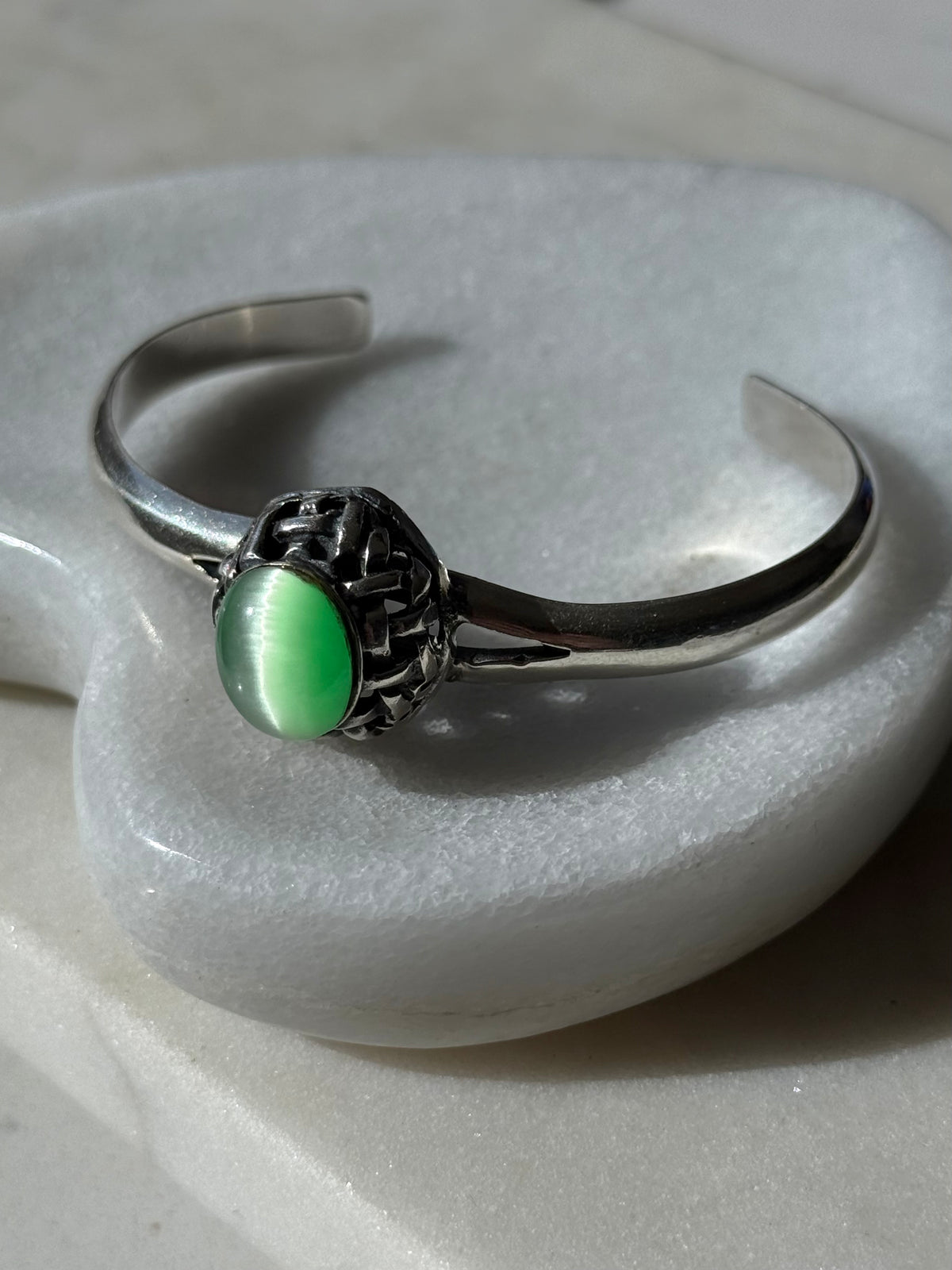 Vintage Green Cats Eye Sterling Silver Bangle Bracelet