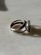 Load image into Gallery viewer, Vintage Circle Malachite Sterling Ring Size 8
