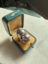 Load image into Gallery viewer, Vintage Sterling Silver Ring Size 7
