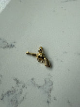 Load image into Gallery viewer, Vintage 18k Yellow Gold Gun Charm
