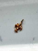 Load image into Gallery viewer, Fleur De Lis 18k Yellow Gold Vintage Charm
