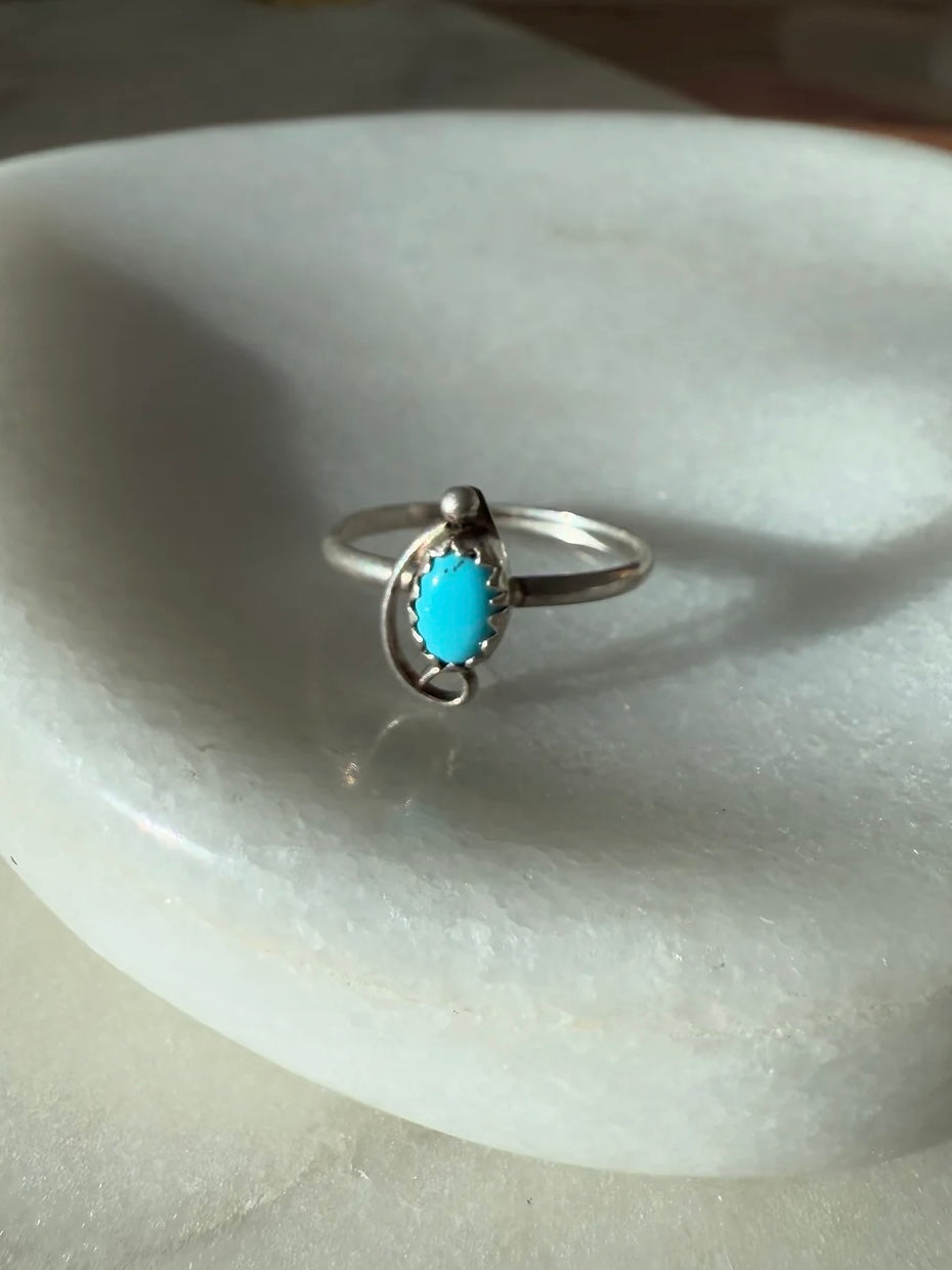 Vintage Dainty Turquoise Sterling Silver Ring Size 6