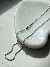 Load image into Gallery viewer, Vintage Sterling Silver Chain 16.25”

